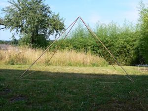 Koperen piramide van 190cm hoog